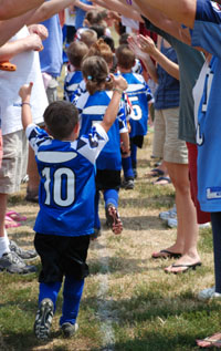 picture of kids getting ready to play soccer